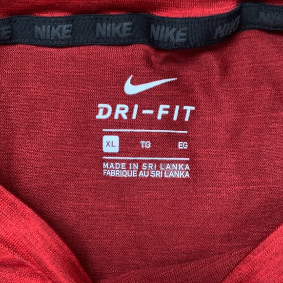 Boys Nike Dri fit shirt - Picture 3 of 3